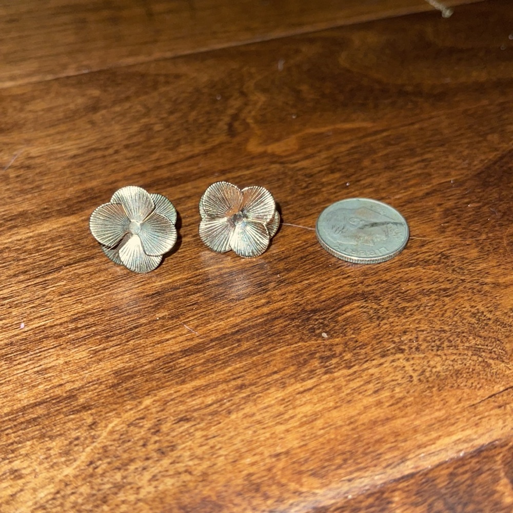 Flower earrings - Picture 3 of 4